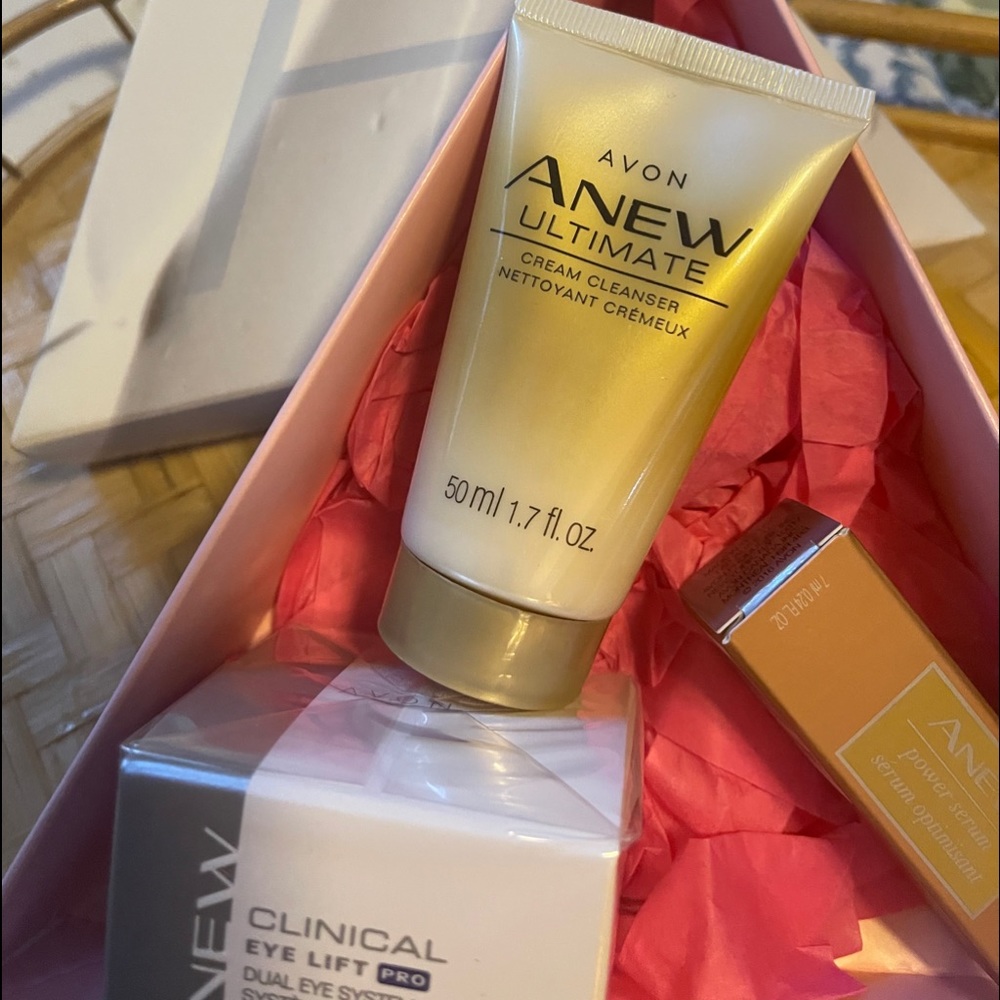 Avon Facial Skin care Eye lift Serum cleanser set